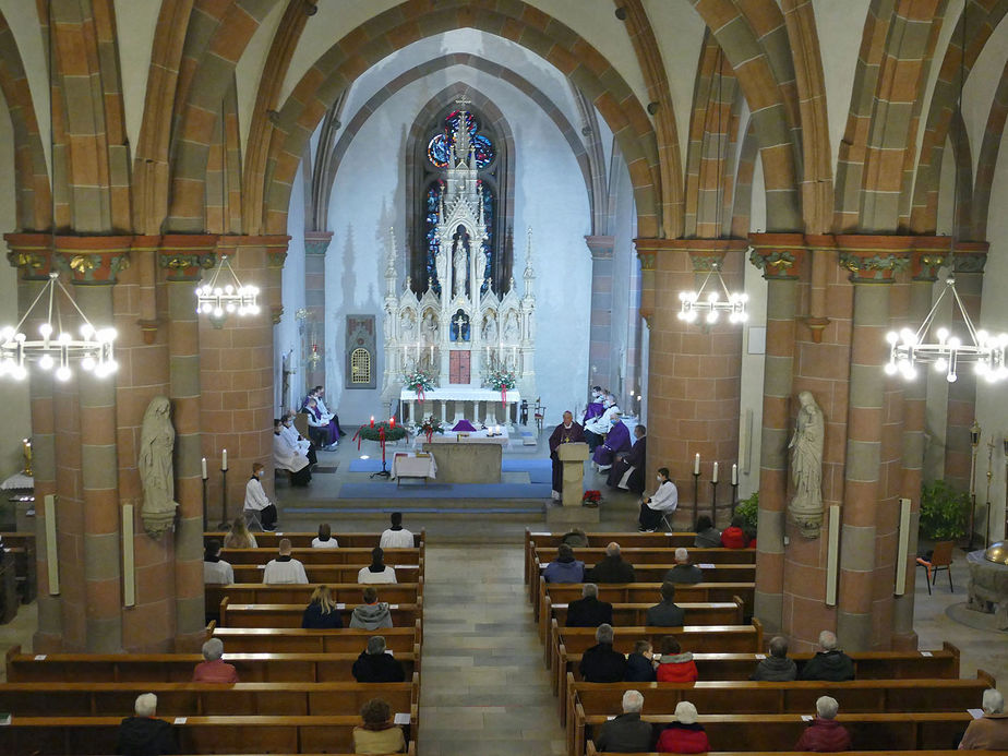 Beauftragung zu Lektorat und Akolythat in St. Marien, Volkmarsen (Foto: Karl-Franz Thiede)